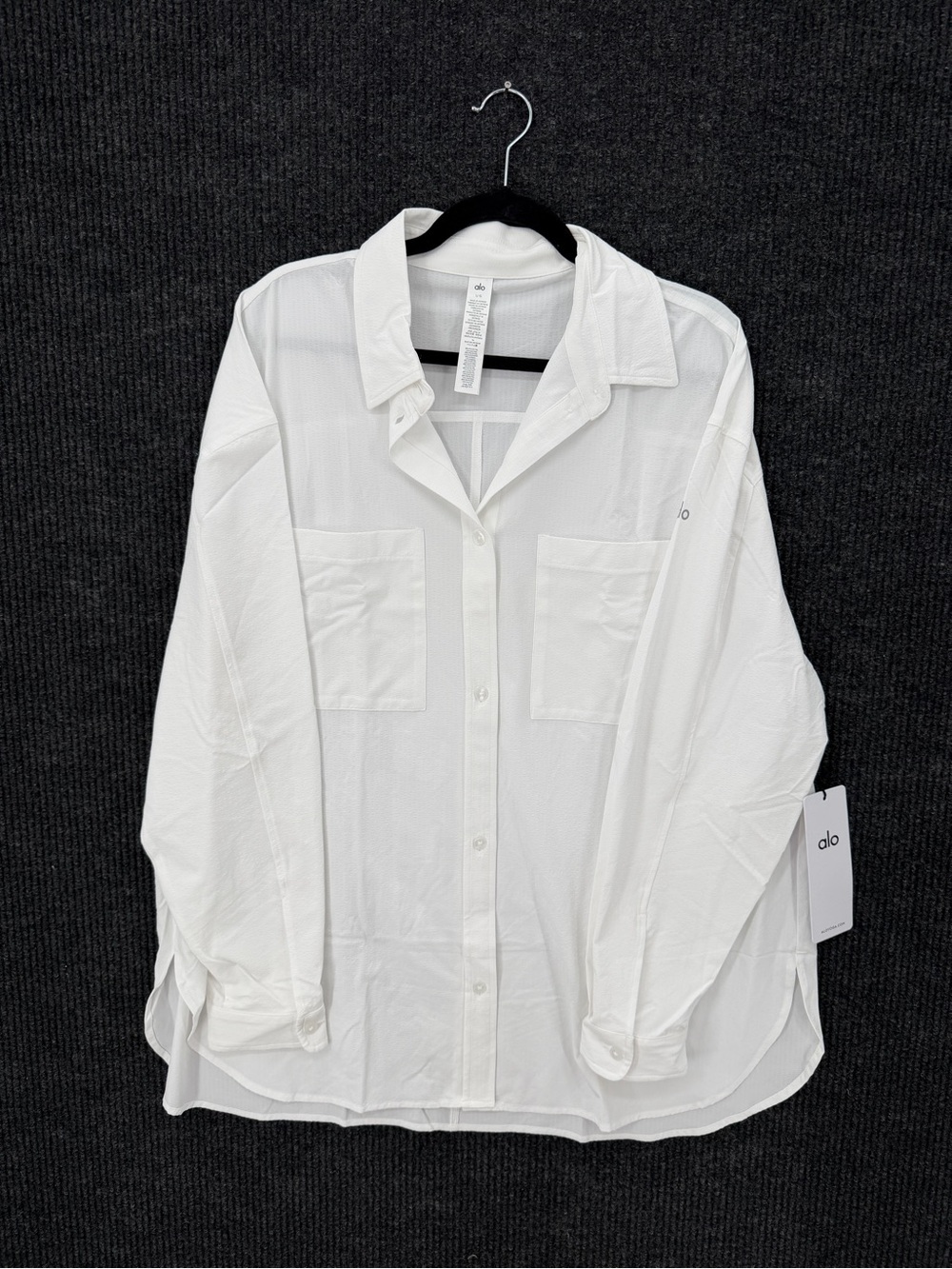 NWT Alo Yoga Dreamscape Button Down Long Sleeve Large White‎